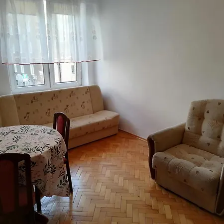 アパート Dwa Kuchnia Lazienka W Cichym Centrum Miasta Z Wewnetrznym Parkingiem Samodzielne Zameldowanie O Dowolnej Porze *