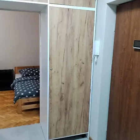 Dwa Kuchnia Lazienka W Cichym Centrum Miasta Z Wewnetrznym Parkingiem Samodzielne Zameldowanie O Dowolnej Porze シュチェチン