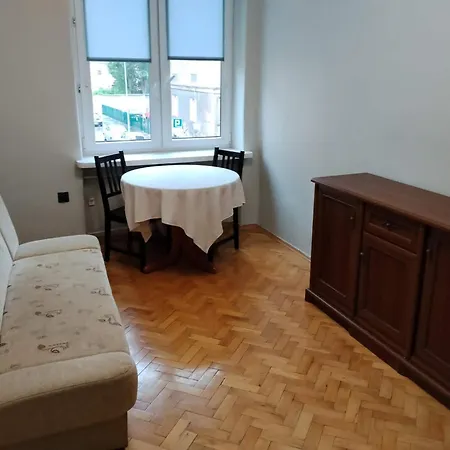 Dwa Kuchnia Lazienka W Cichym Centrum Miasta Z Wewnetrznym Parkingiem Samodzielne Zameldowanie O Dowolnej Porze *